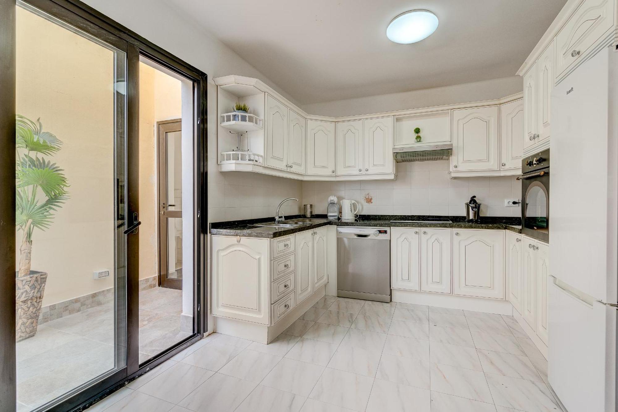 Villa Natali ,Luxury 3-Levels Large Villa On Tenerife, Ocean View, Private Poo L& Barbecue Area Costa Adeje  Bagian luar foto
